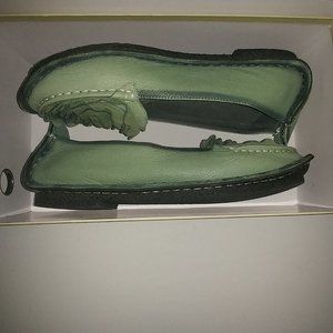 Spring Step  L'Artiste DEZI style spring green leather shoes